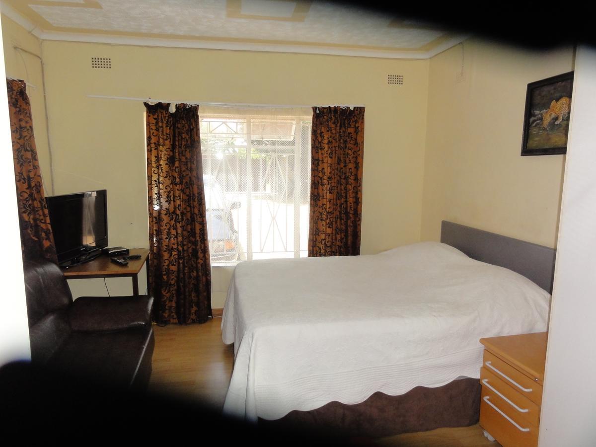 Simba Harare Affordable Accomodation Bed and Breakfast Eksteriør billede